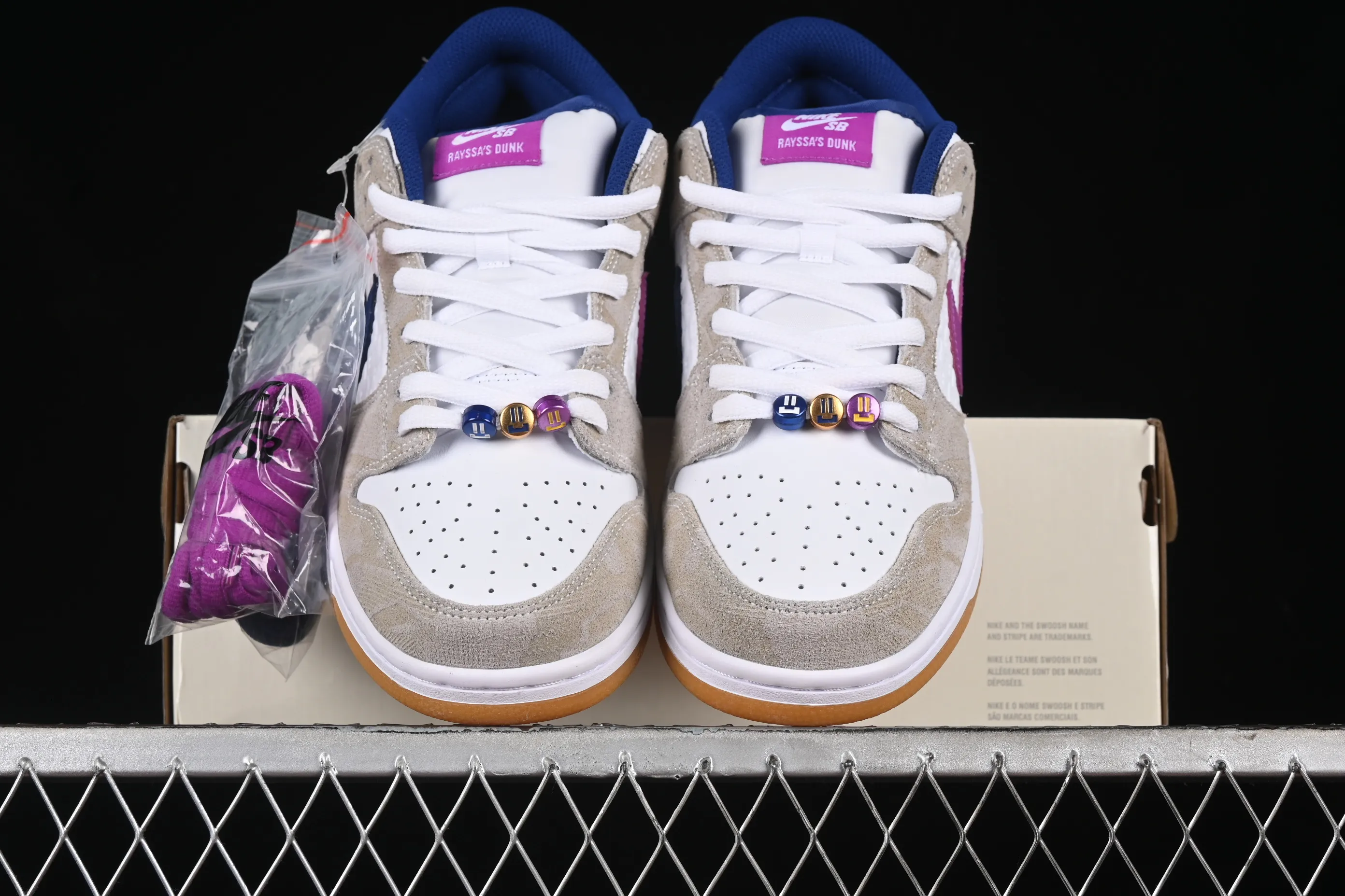 All categories Nk SB Dunk Series Nk SB Dunk Low low-top sneakers Rayssa Leal x Nk SB Dunk Low Brazilian skateboarding goddess joint model SB low-top casual sneakers FZ5251-001